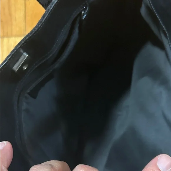 Gucci Black Monogram Tote Bag - Picture 2 of 8